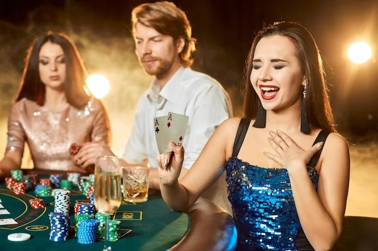 z999game Spin Moonlight Reels Pk on Your Mobile